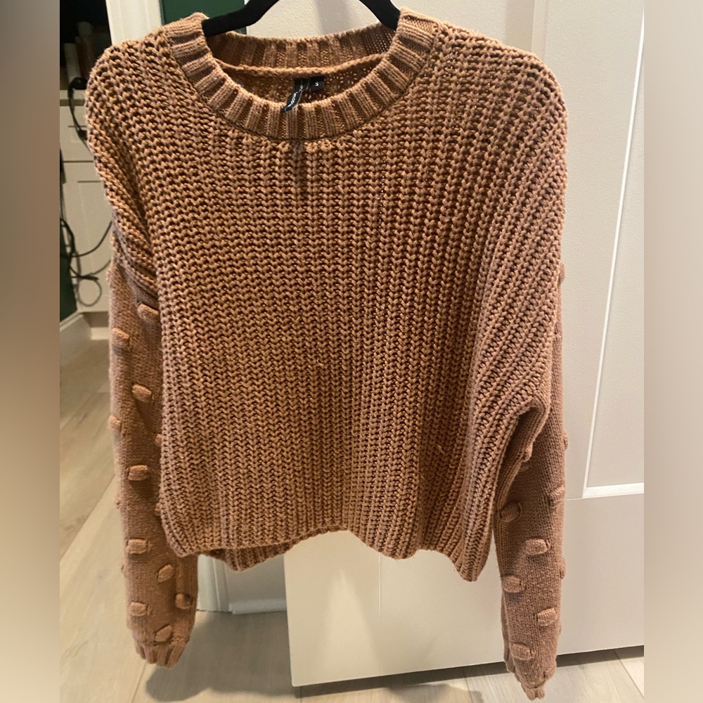 Polka Dot Sleeved Sweater